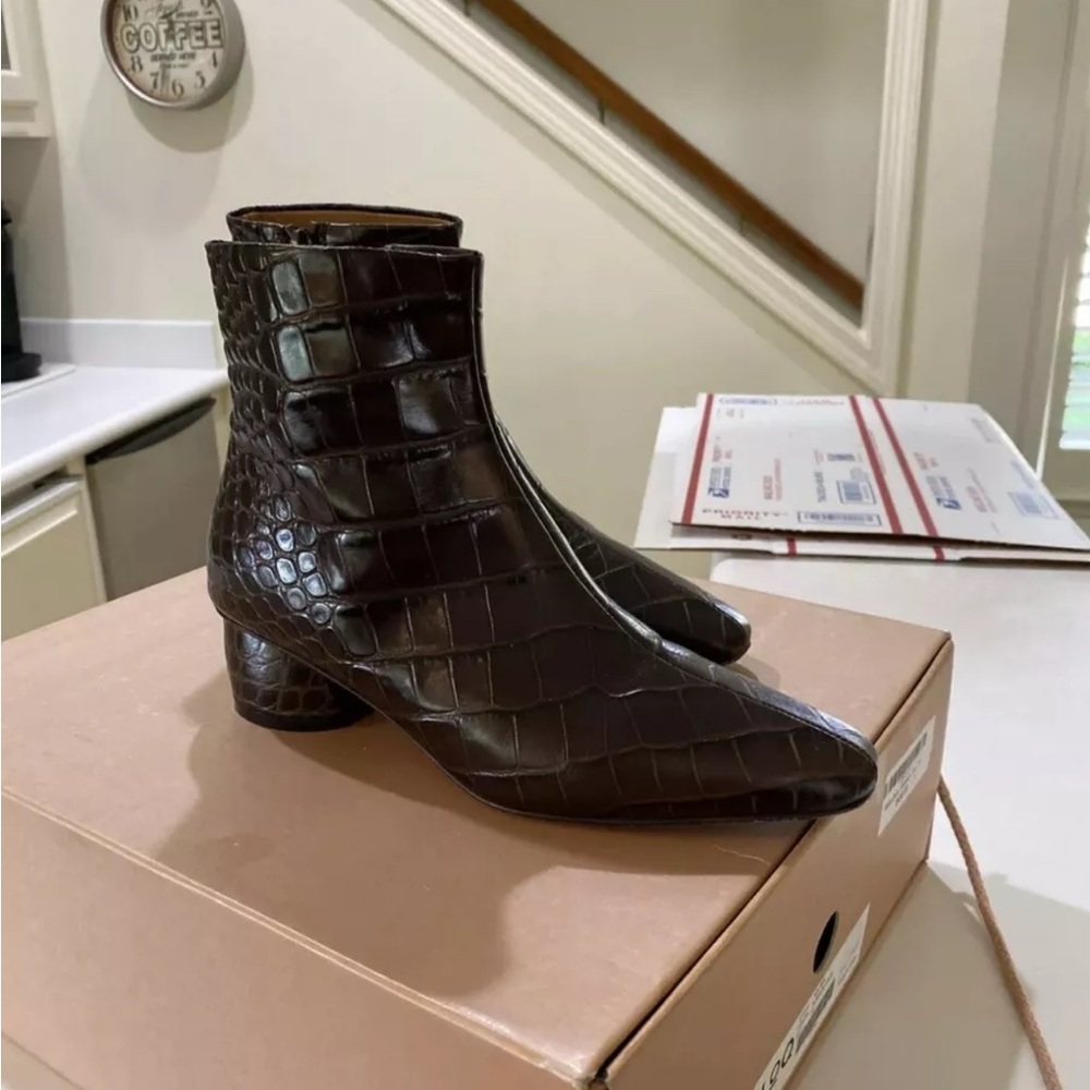 LOQ Women's Matea Bonbon Croc Ankle Boot size 7/37EU